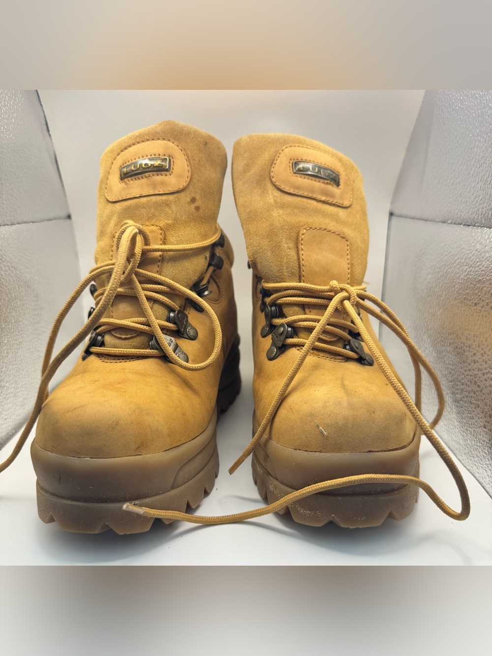 Vintage Lugz Y2K Tan Leather Hiking Boots Chunky Lug Sole Size 5.5